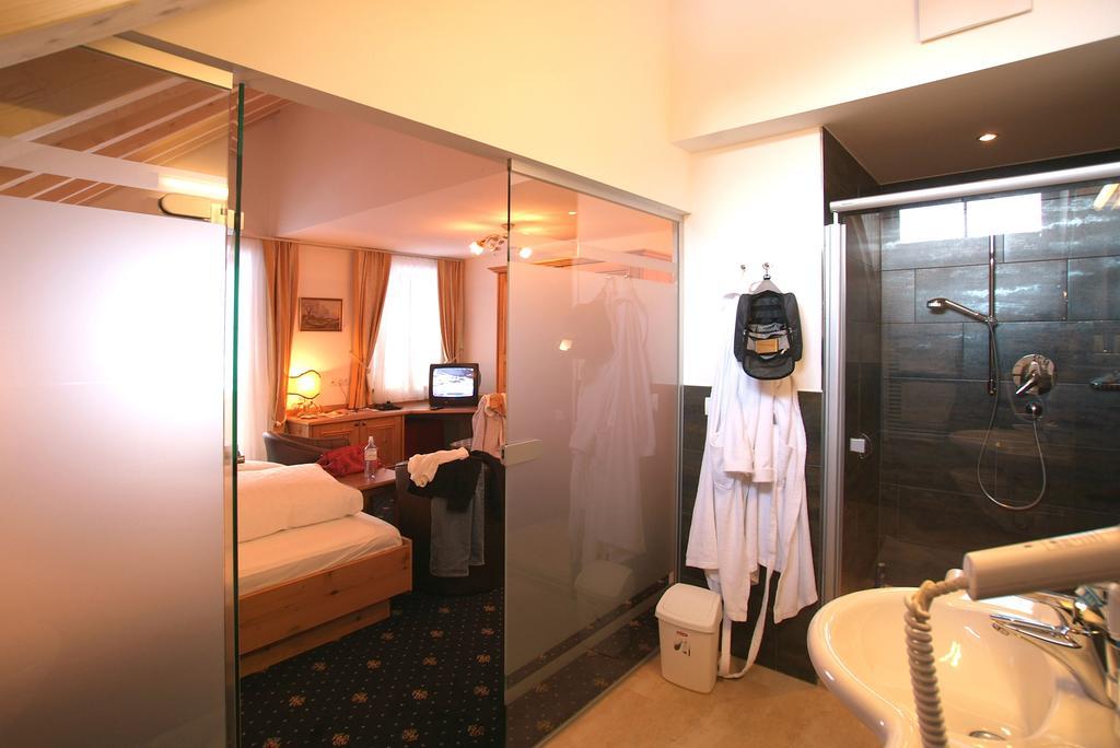 Hotel Fatlar Ischgl Quarto foto